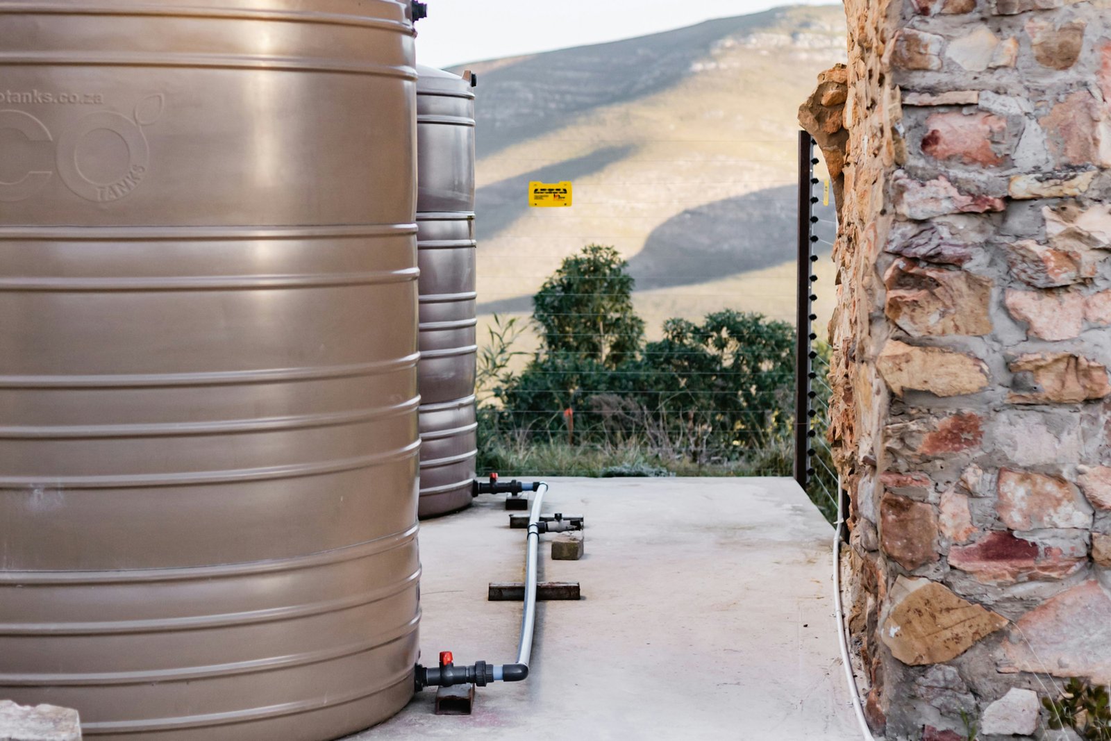 Wasserzulauf in einen Tank