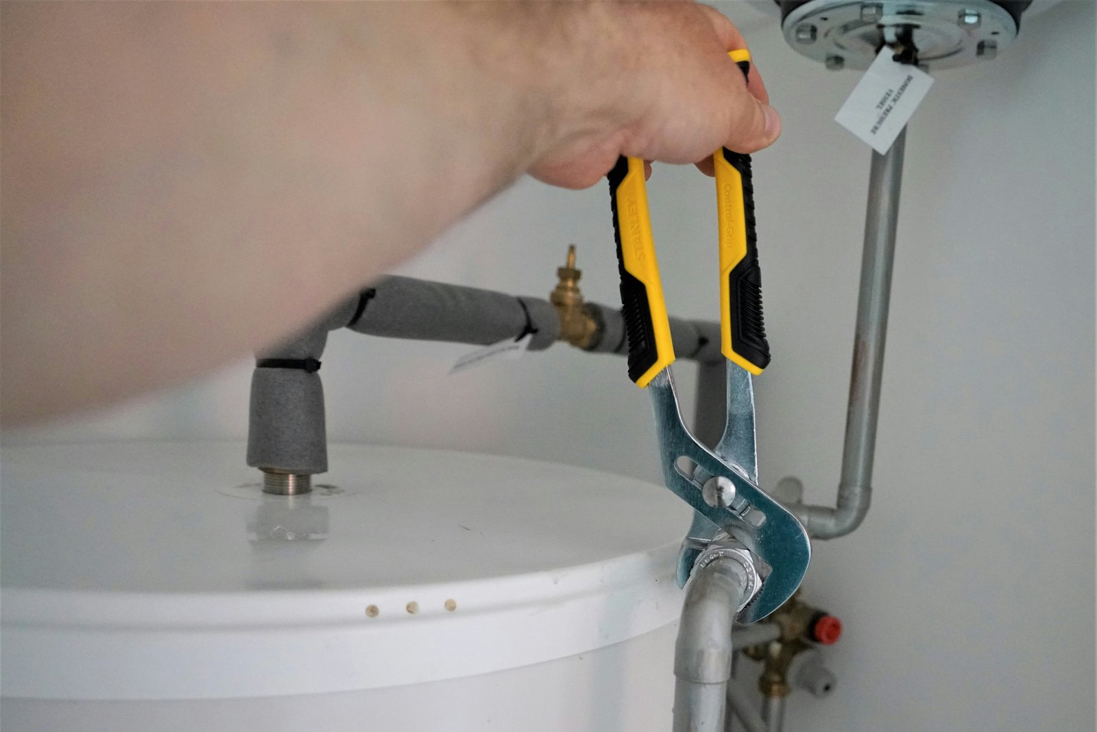 Professionelle Reinigung eines Wassertanks