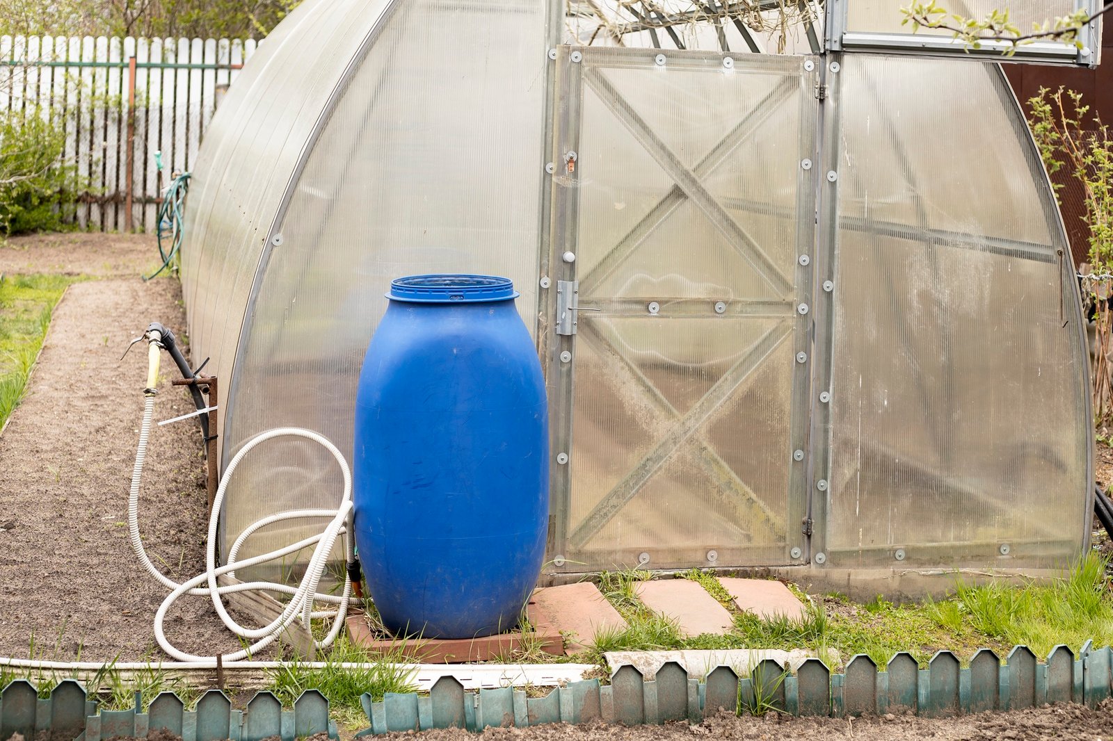 Regenwassertank und Zisterne im Vergleich